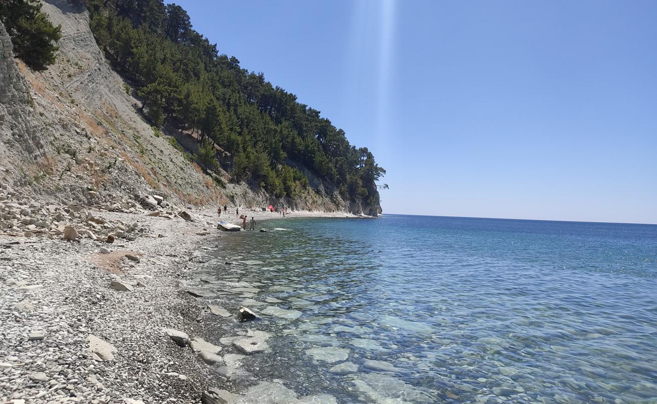 Foto de Golubaya Bezdna Beach con piedra superficie