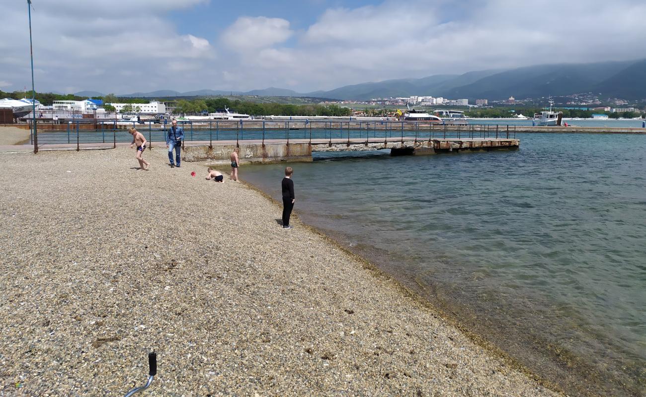 Foto de Tonkogo Mysa Beach con guijarro ligero superficie