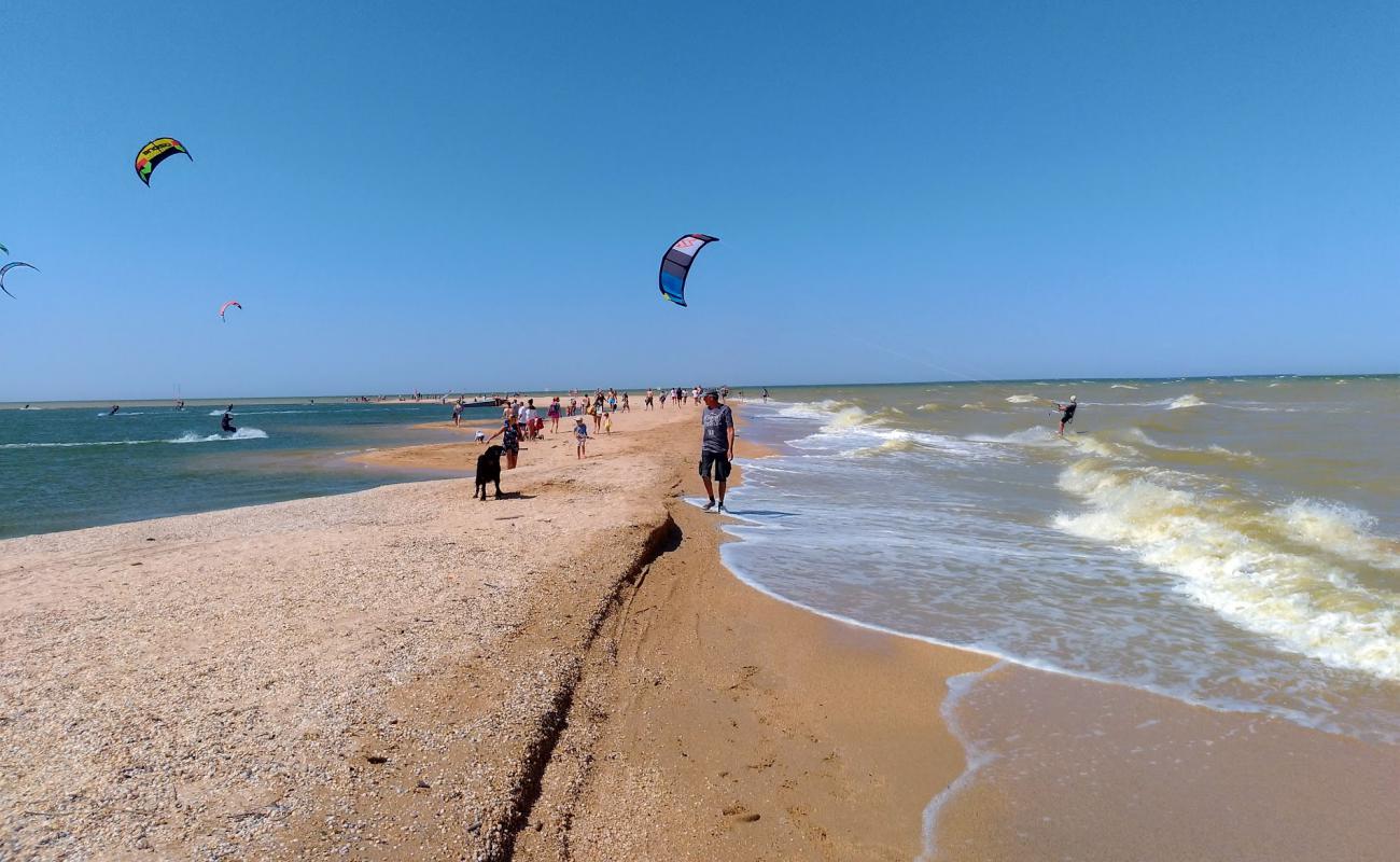 Foto de Beach Kamenka con arena/guijarros negro superficie