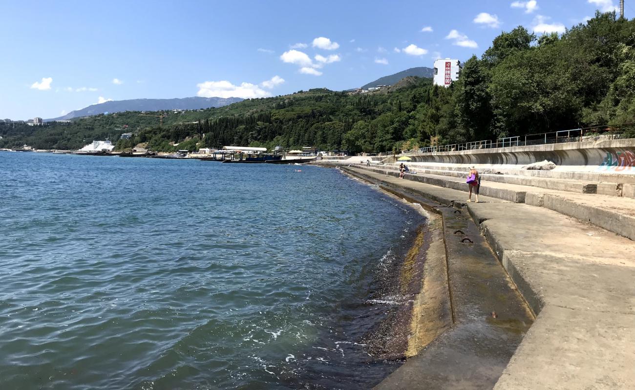 Foto de Karasan beach con guijarro gris superficie