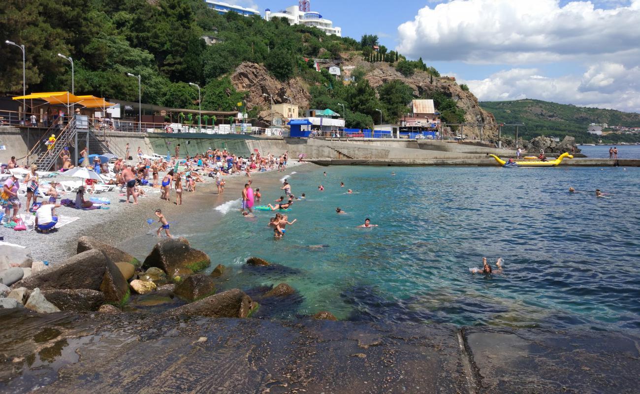 Foto de Partenit beach con guijarro gris superficie