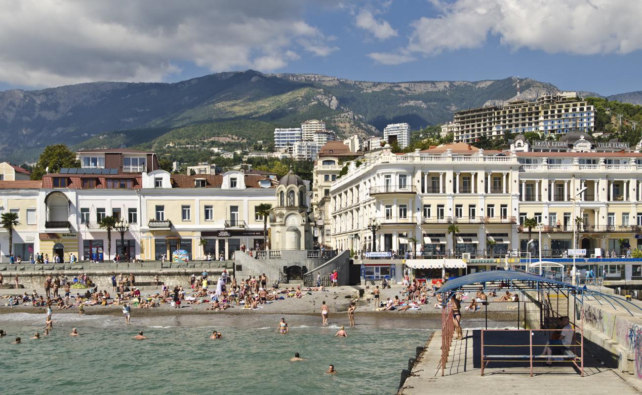 Foto de Yalta mini beach con guijarro fino gris superficie