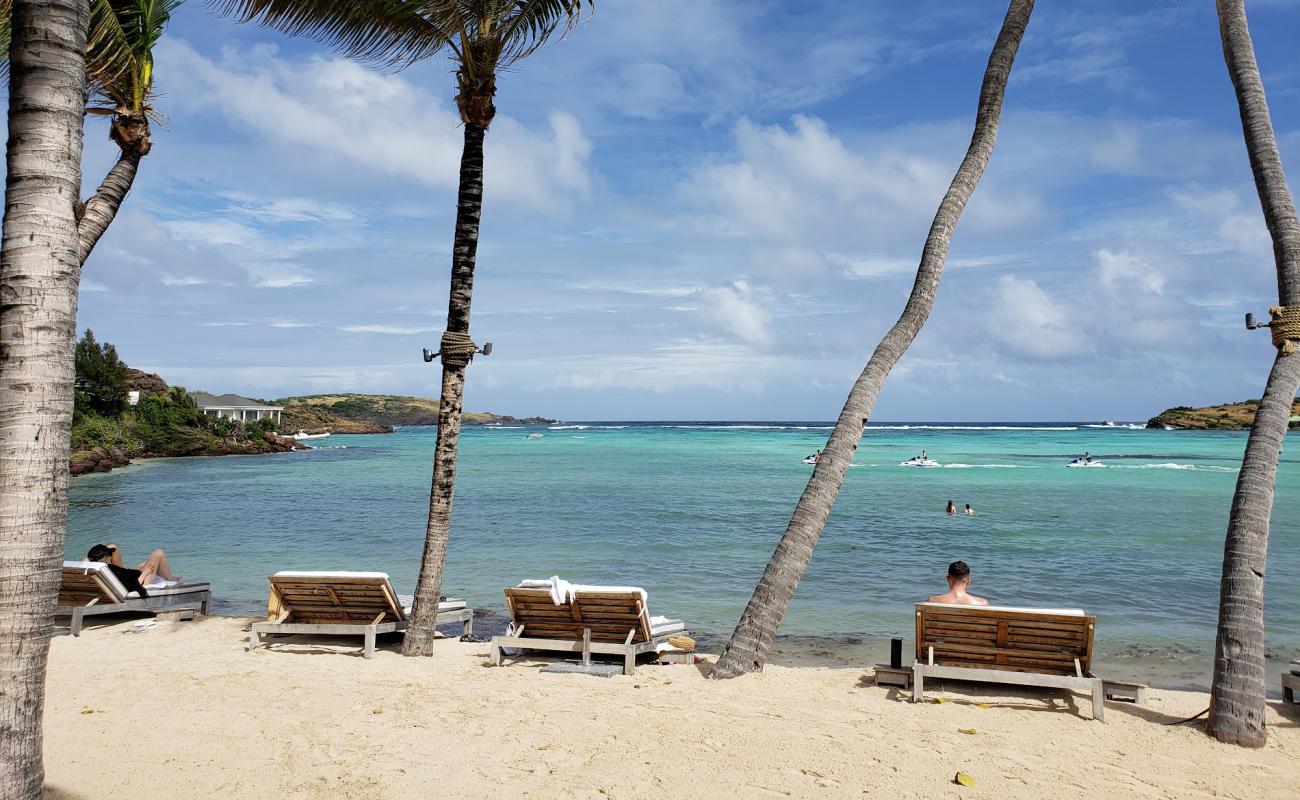 Foto de Playa de St Barth con arena brillante superficie