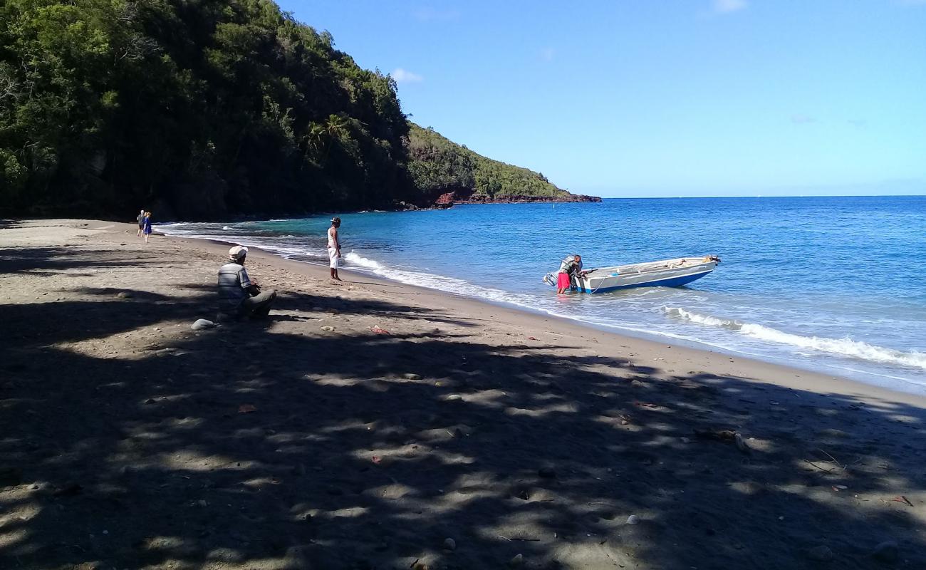 Foto de Anse Galet beach con arena gris y piedras superficie