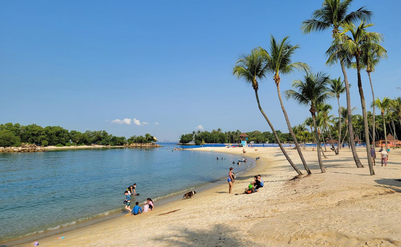 Foto de Tanjong Beach con arena brillante superficie