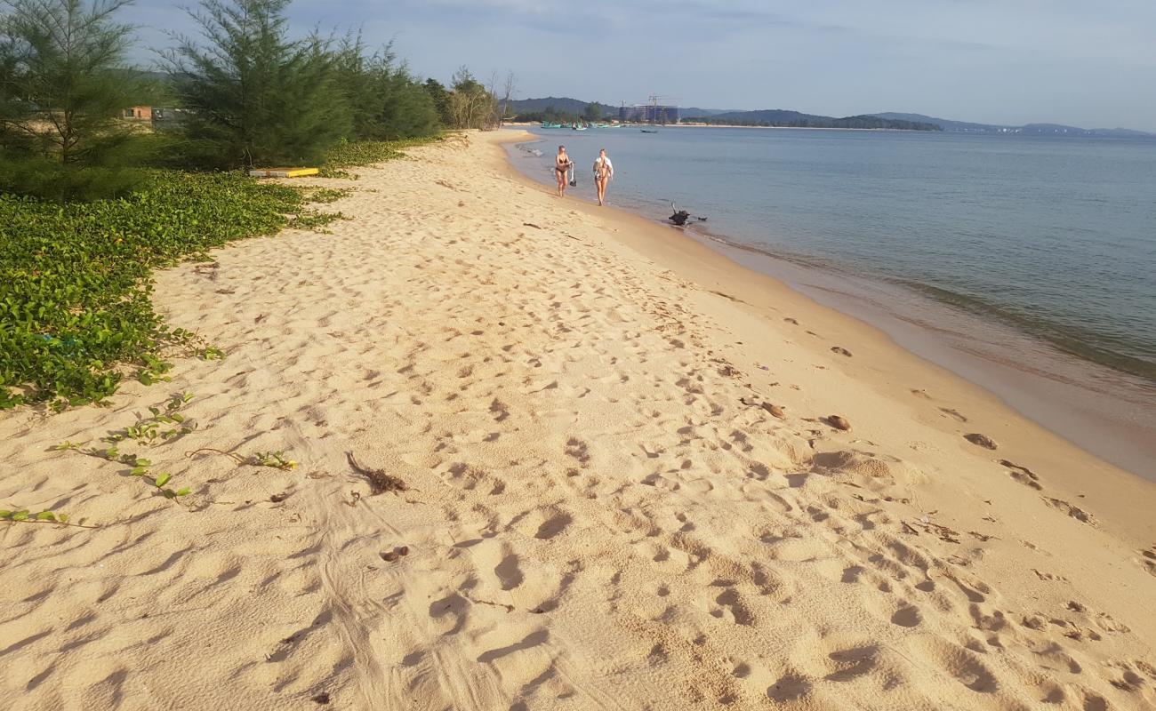 Foto de Cua Can Beach con arena brillante superficie