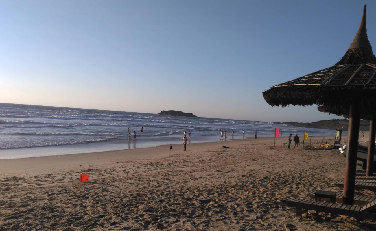 Foto de Ho Xuan Huong Beach con arena gris superficie