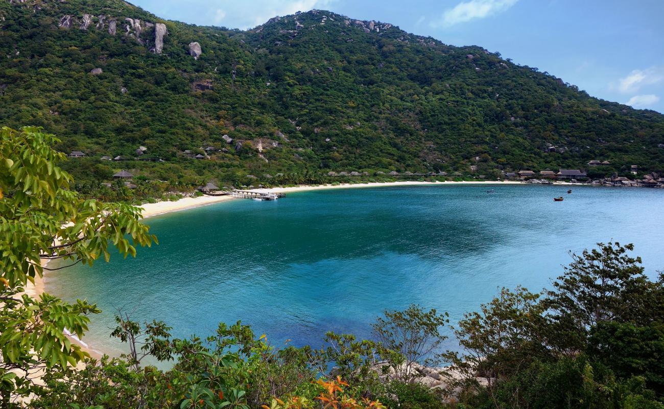 Foto de Playa de Six Senses Ninh Van Bay con arena brillante superficie