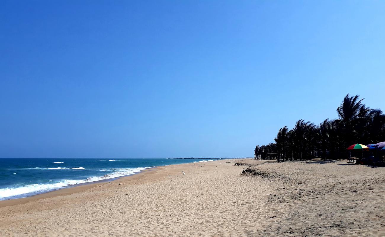 Foto de Tuy Hoa Beach con arena brillante superficie