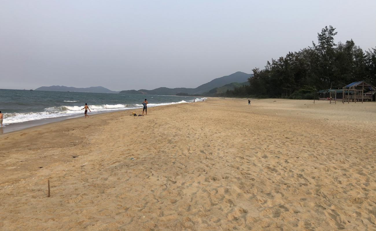 Foto de Vinh Hien Beach con arena brillante superficie