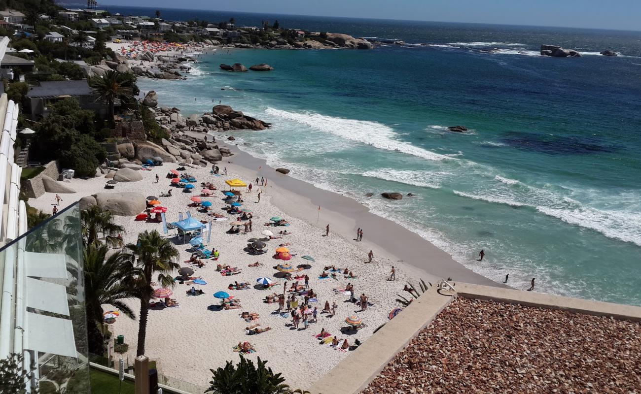 Foto de Playa de Clifton con brillante arena fina superficie