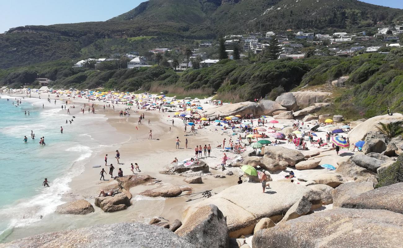 Foto de Playa de Llandudno con brillante arena fina superficie