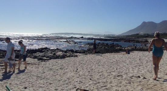 Sandbaai beach