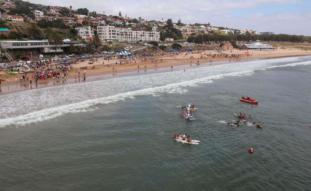 Foto de Santos beach con brillante arena fina superficie