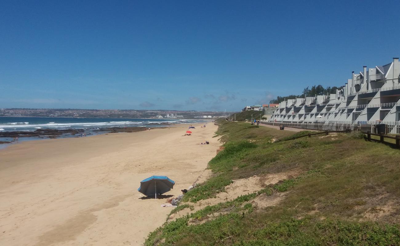 Foto de Hartenbos beach con brillante arena fina superficie