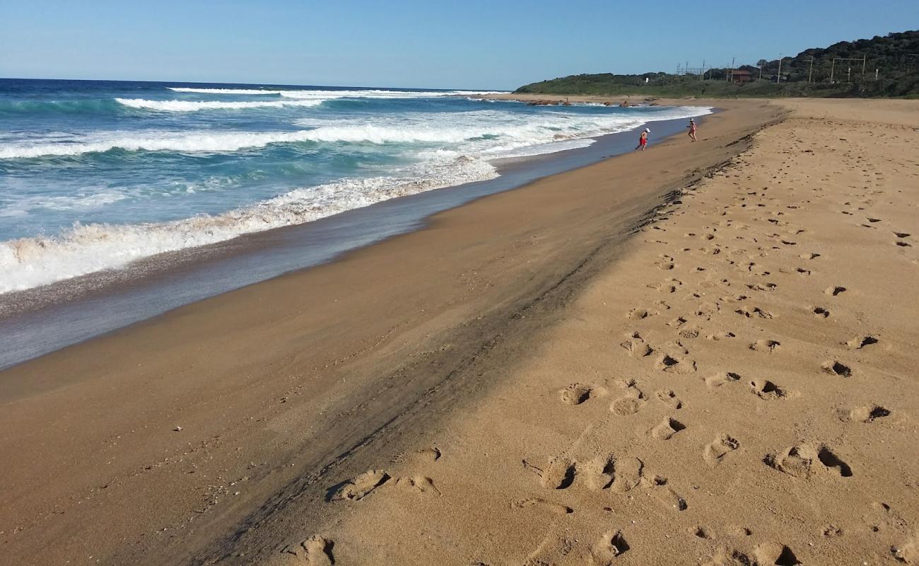 Foto de Happy Wanderers beach con brillante arena fina superficie