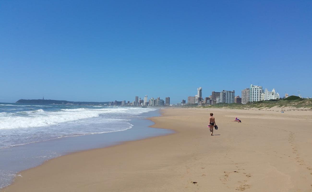 Foto de Durban Beach con brillante arena fina superficie