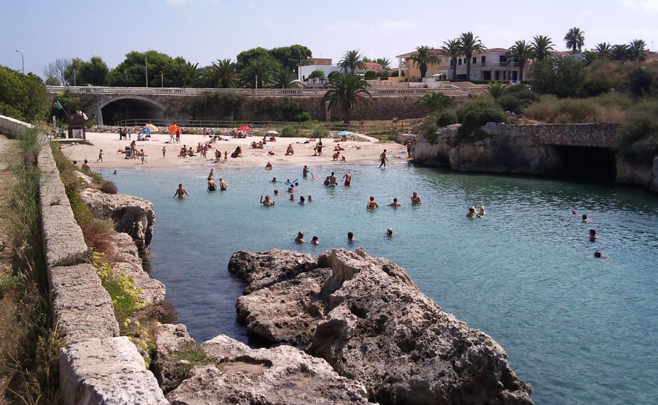 Foto de Platja Gran con arena gris superficie