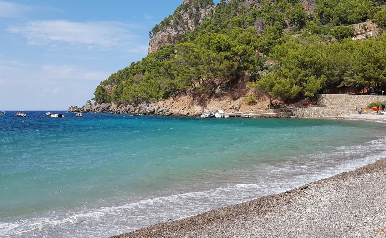 Foto de Platja Tuent con guijarro gris superficie