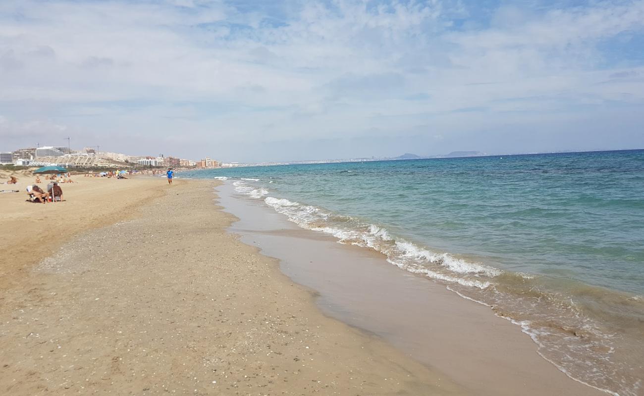 Foto de Playa del Carabassí con arena oscura superficie