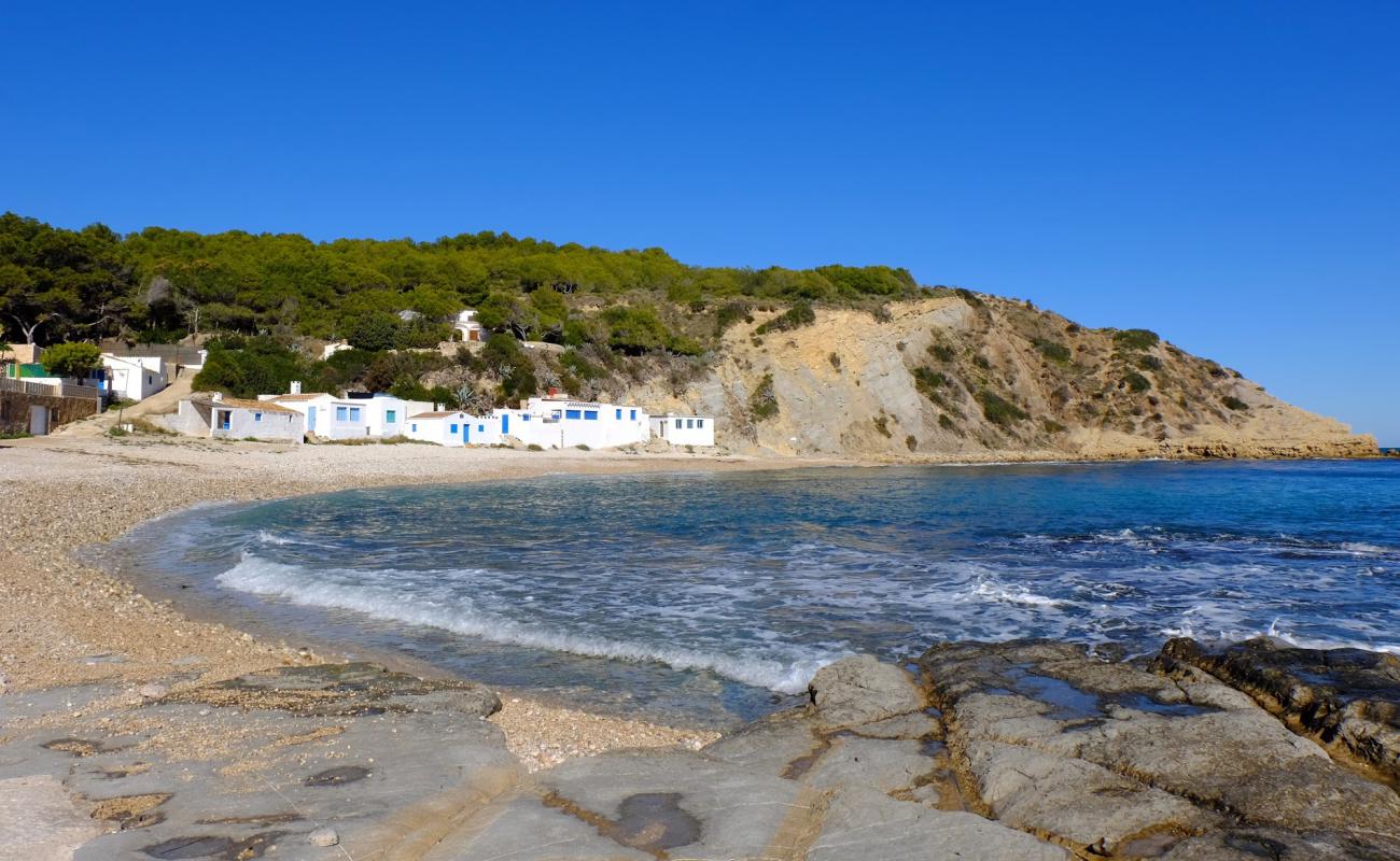 Foto de Cala Barraca con guijarro ligero superficie