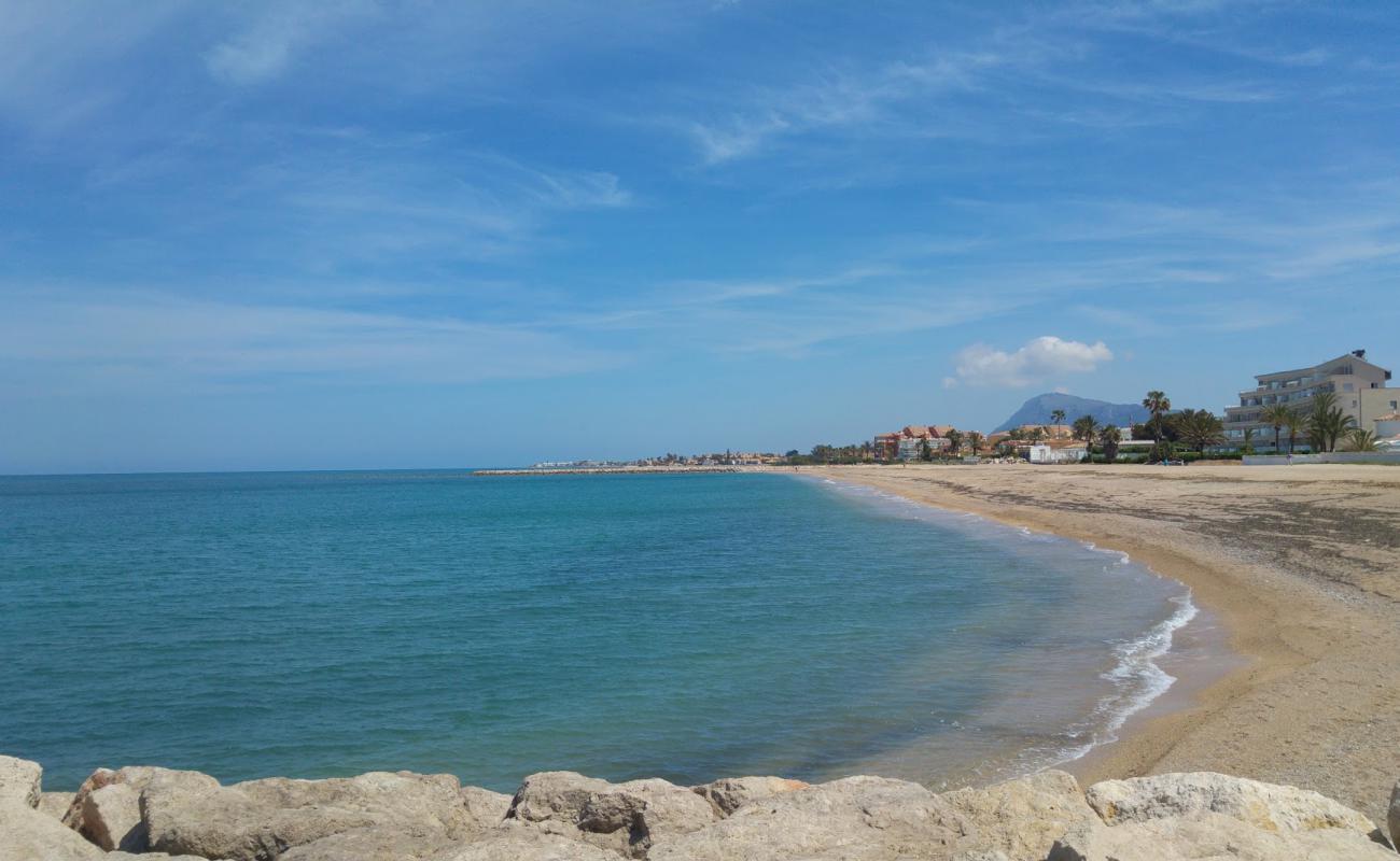 Foto de Playa el Vergel con arena oscura superficie