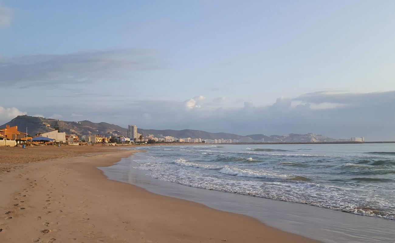 Foto de Platja Cullera con arena oscura superficie