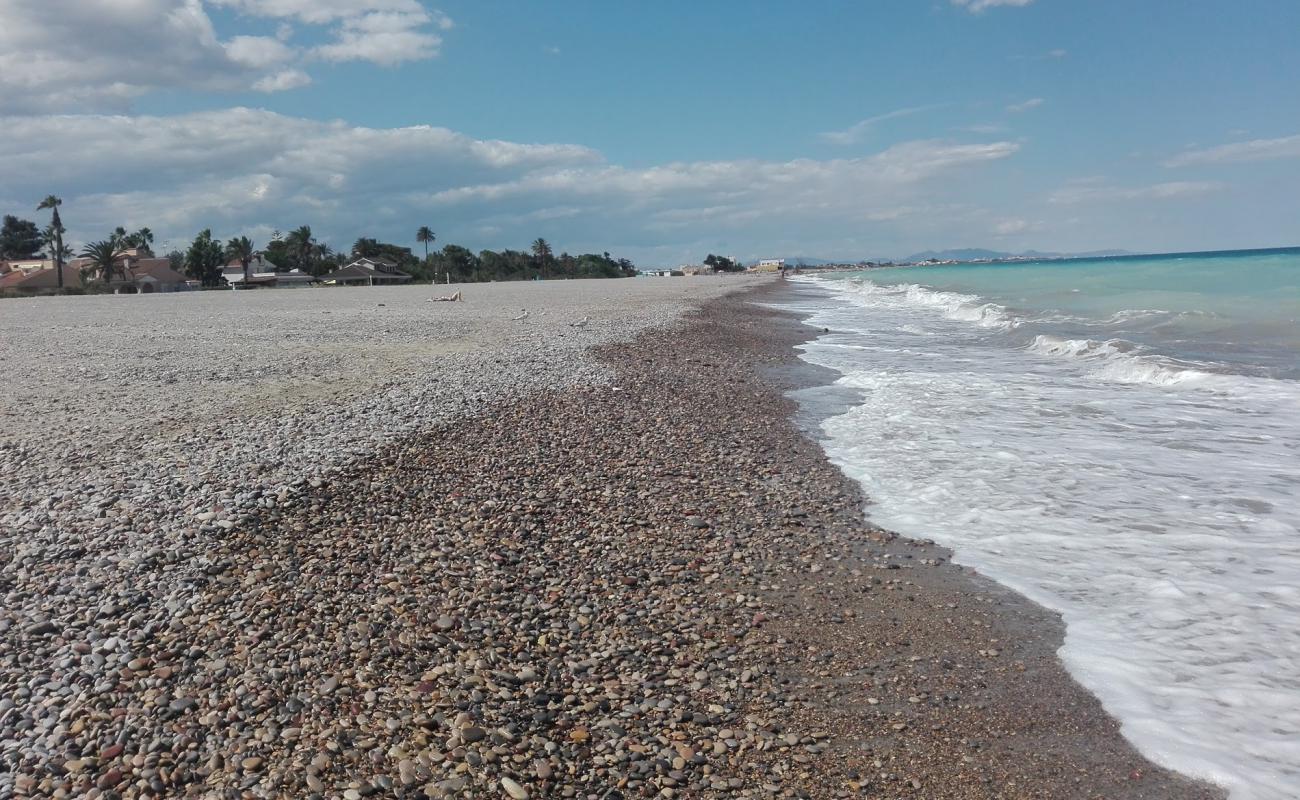 Foto de Playa de Almarda con arena gris y guijarros superficie