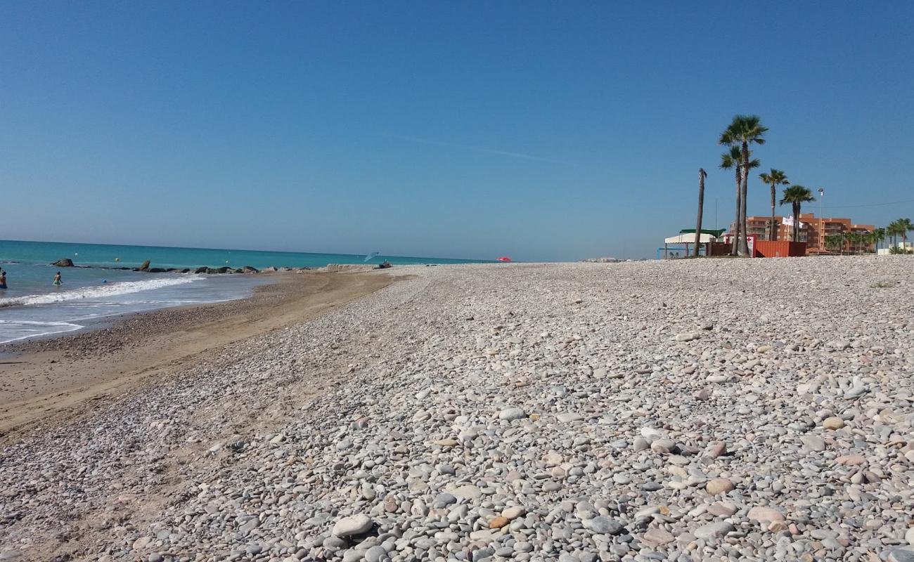 Foto de Platja amb Pedres con guijarro fino gris superficie