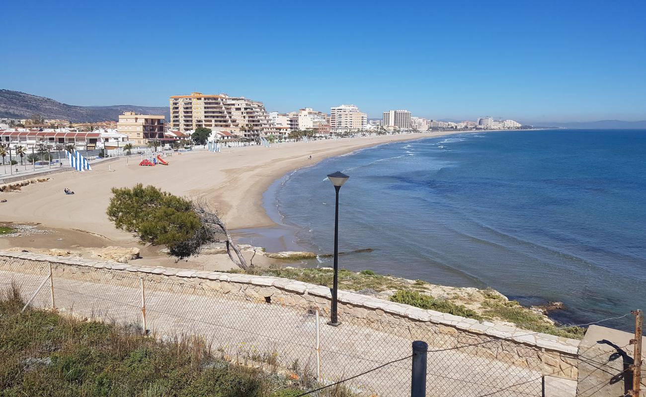 Foto de Playa Morro de Gos con arena oscura superficie