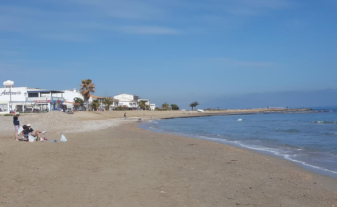 Foto de Platja de la Ribera 2 con arena oscura superficie