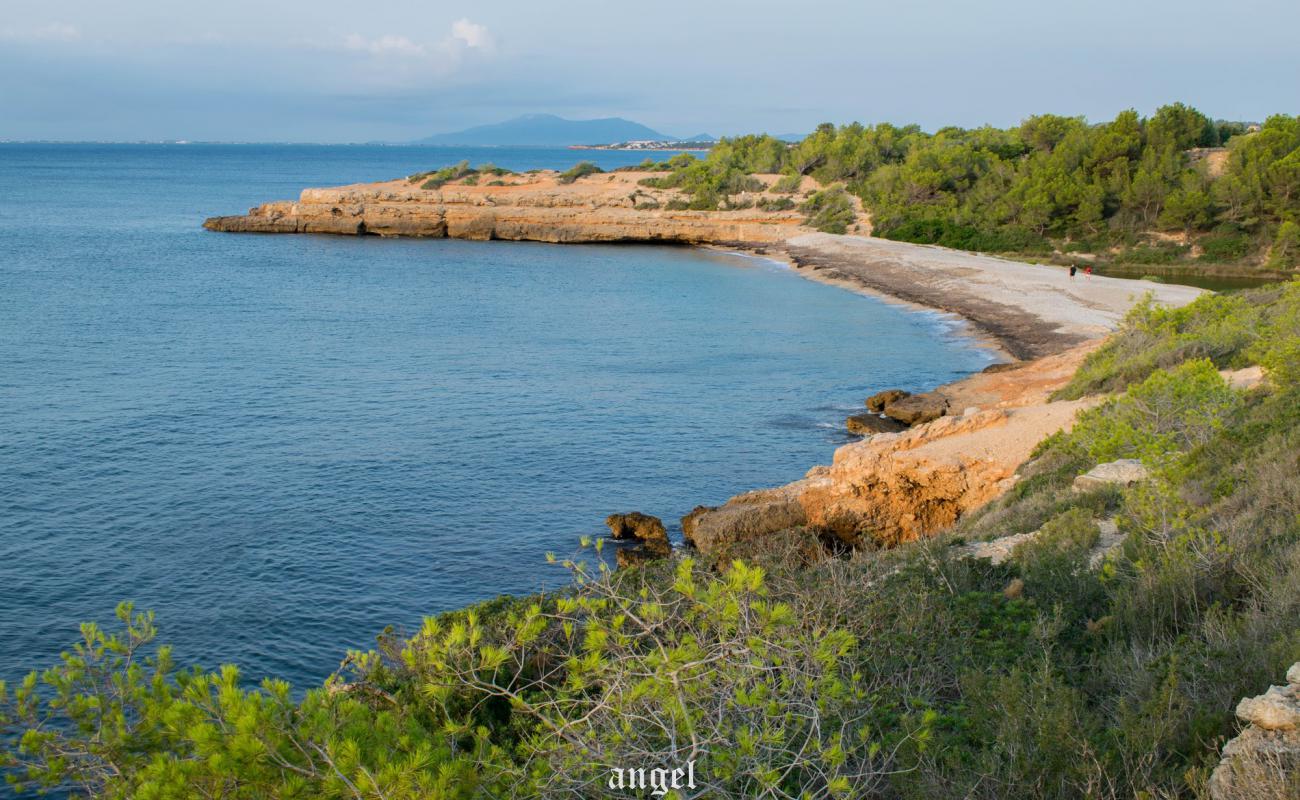 Foto de Cala Santes Creus con guijarro gris superficie