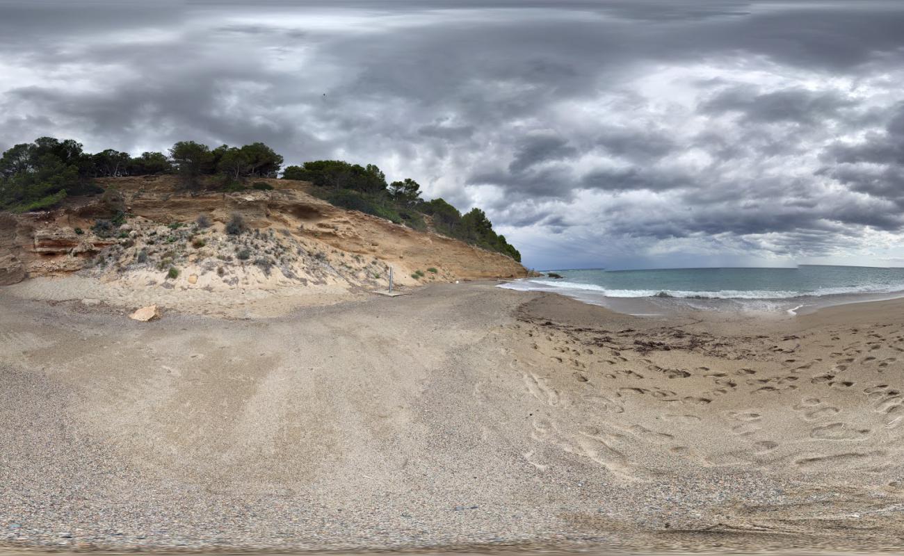 Foto de Platja del Torn con arena brillante superficie