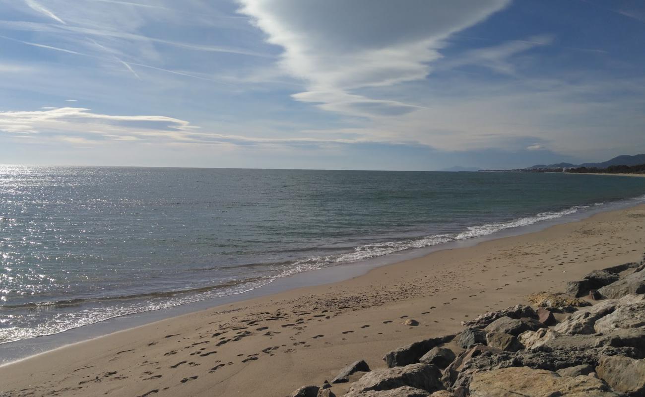 Foto de Playa de Rifa con arena brillante superficie