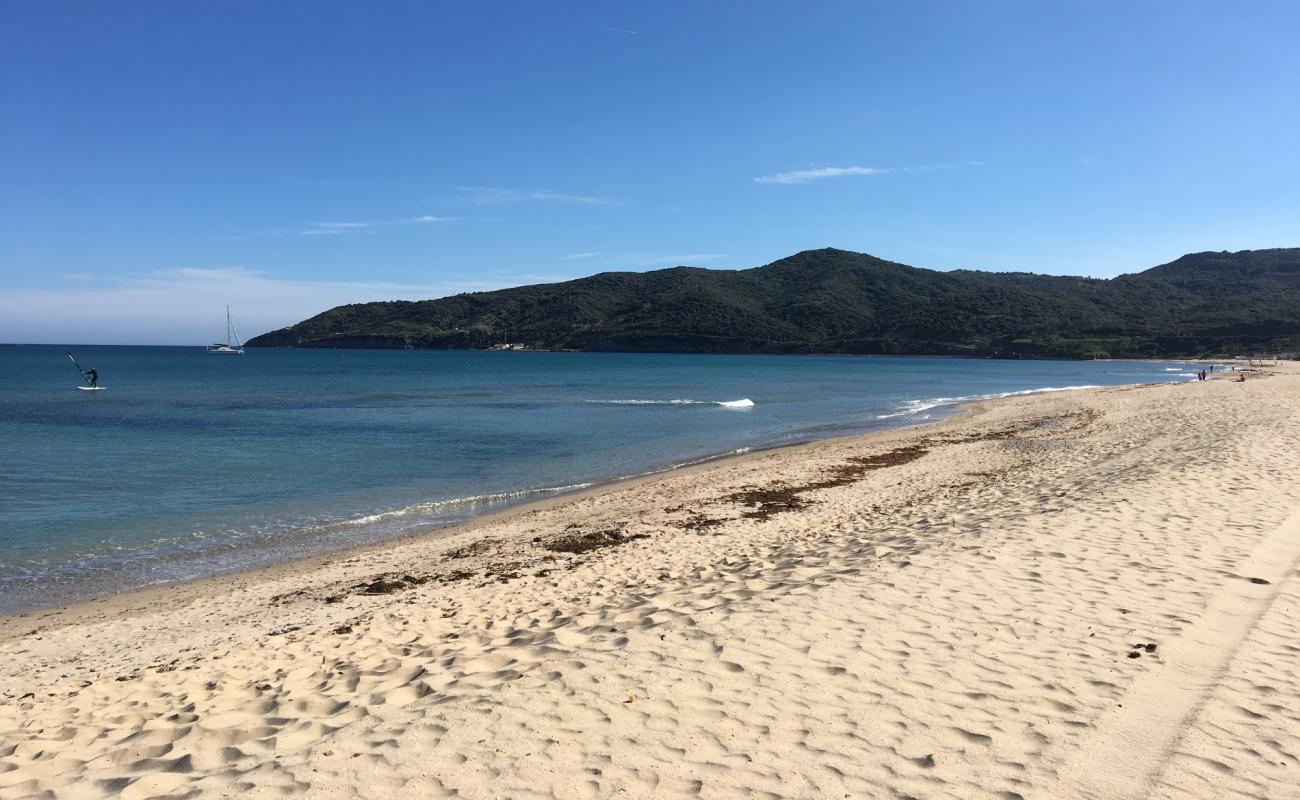 Foto de Playa de Getares con arena brillante superficie