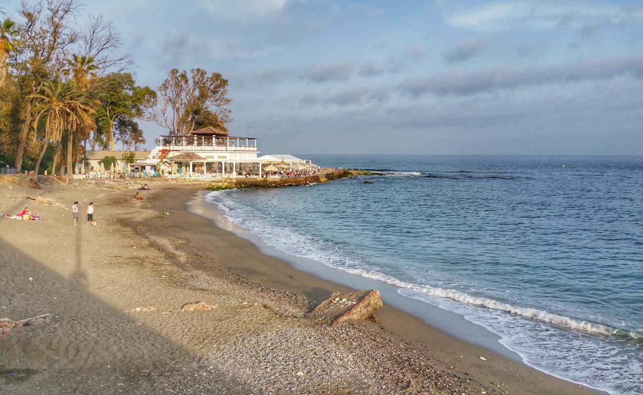 Foto de Playa Pedregalejo con arena gris y guijarros superficie