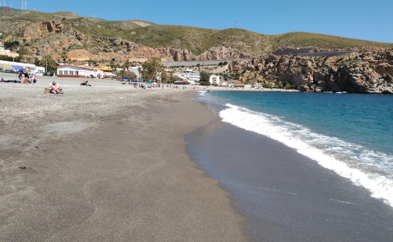 Foto de Guainos beach con guijarro fino claro superficie