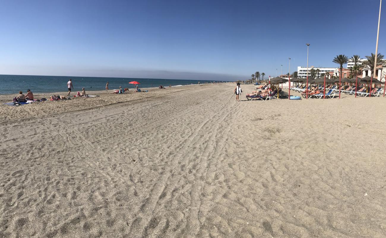 Foto de Playa Serena con arena gris superficie