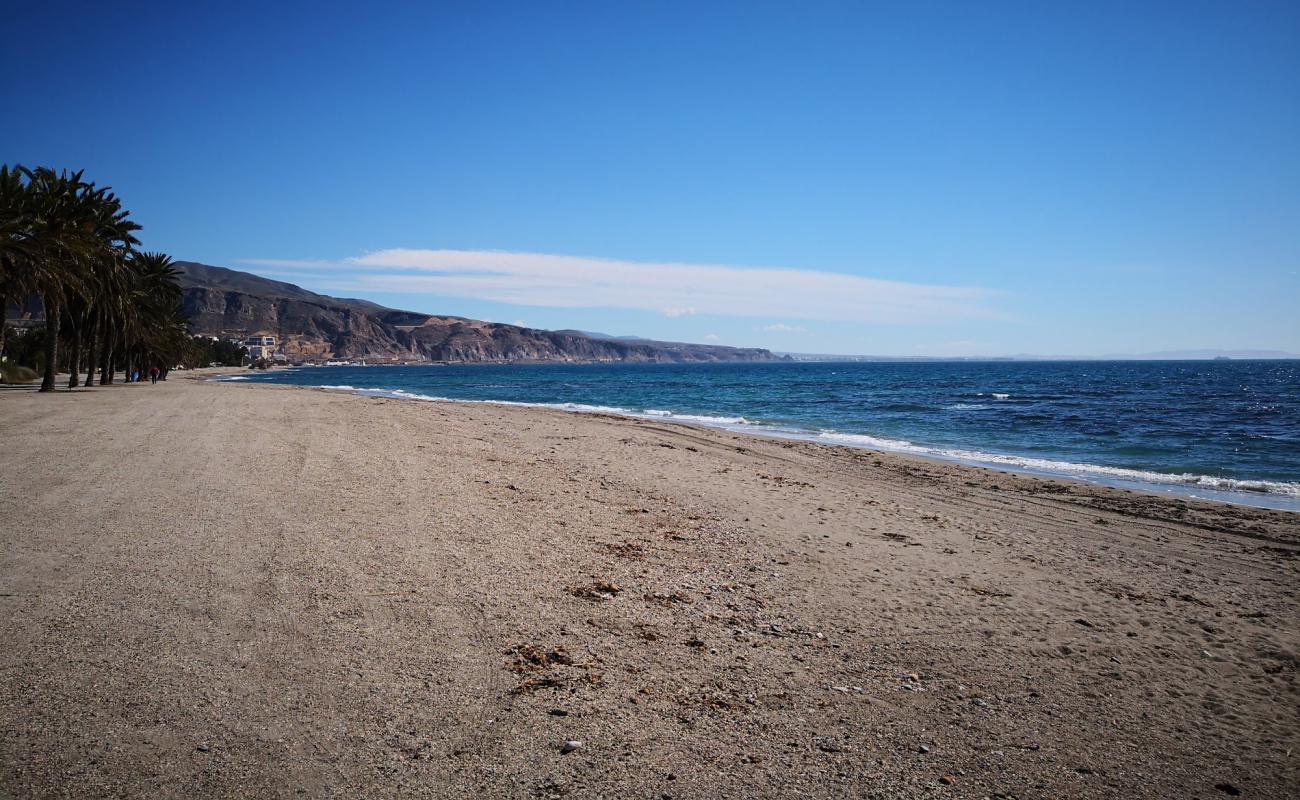 Foto de Playa los Bajos con guijarro fino claro superficie