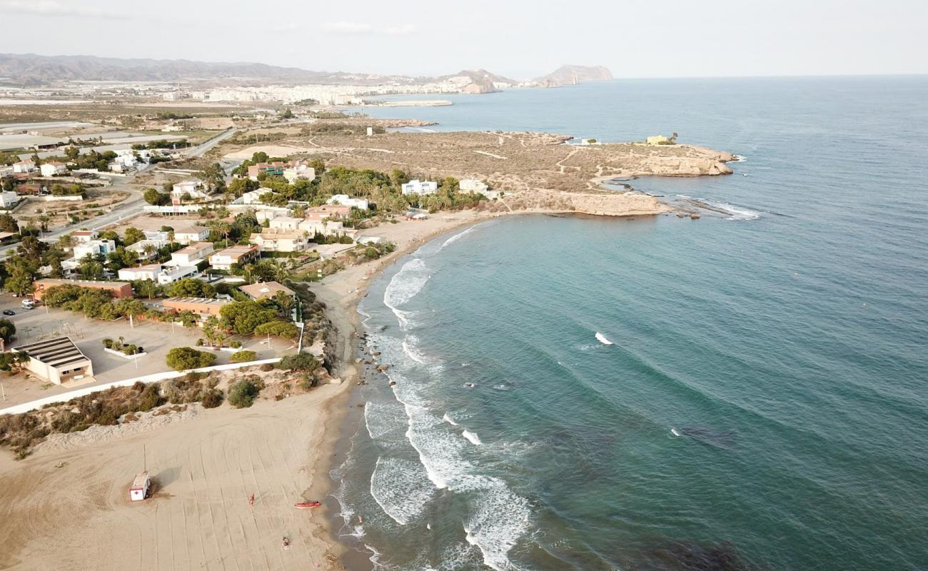 Foto de Calarreona beach con arena brillante superficie