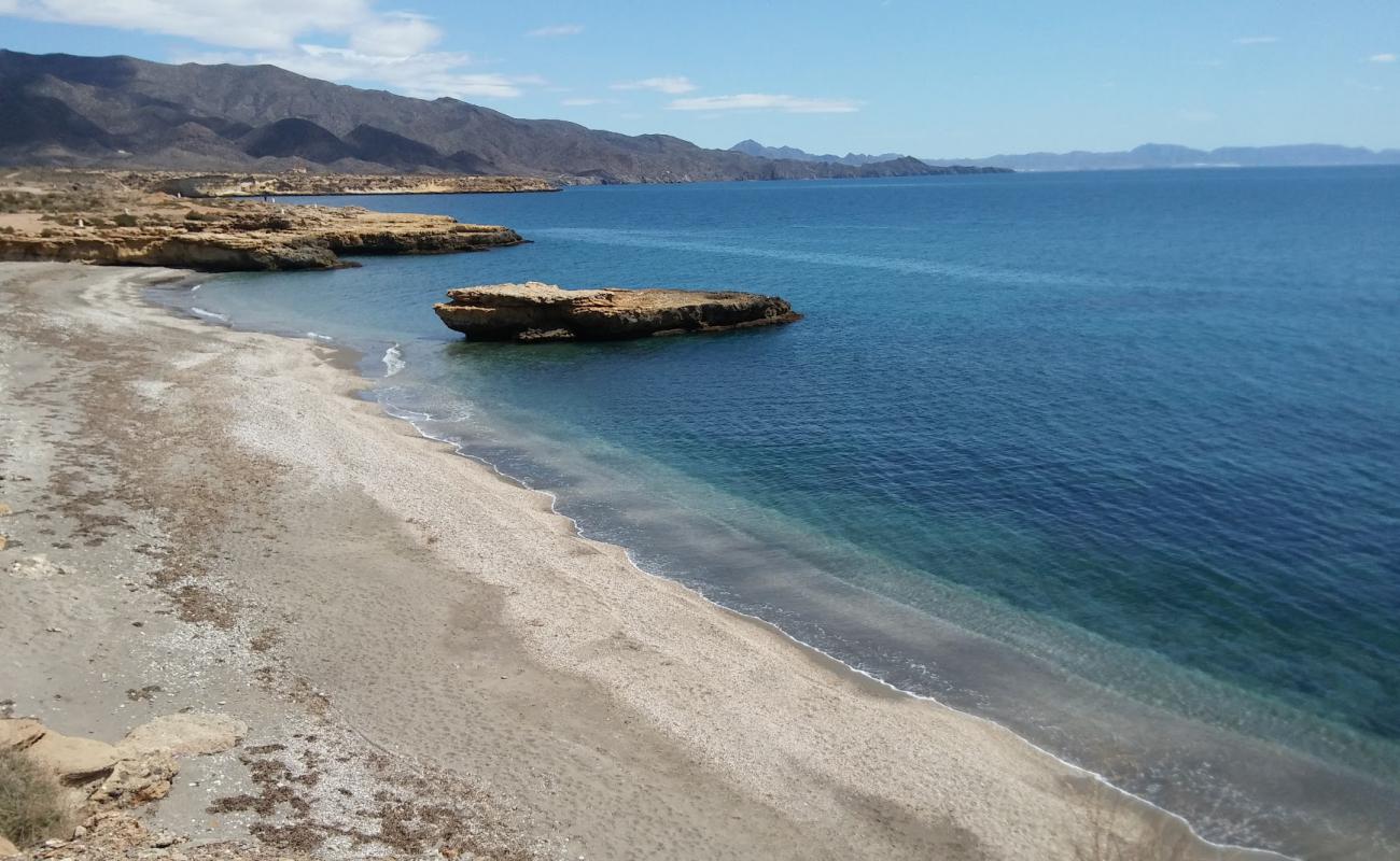 Foto de Playa de la Galera con arena gris superficie