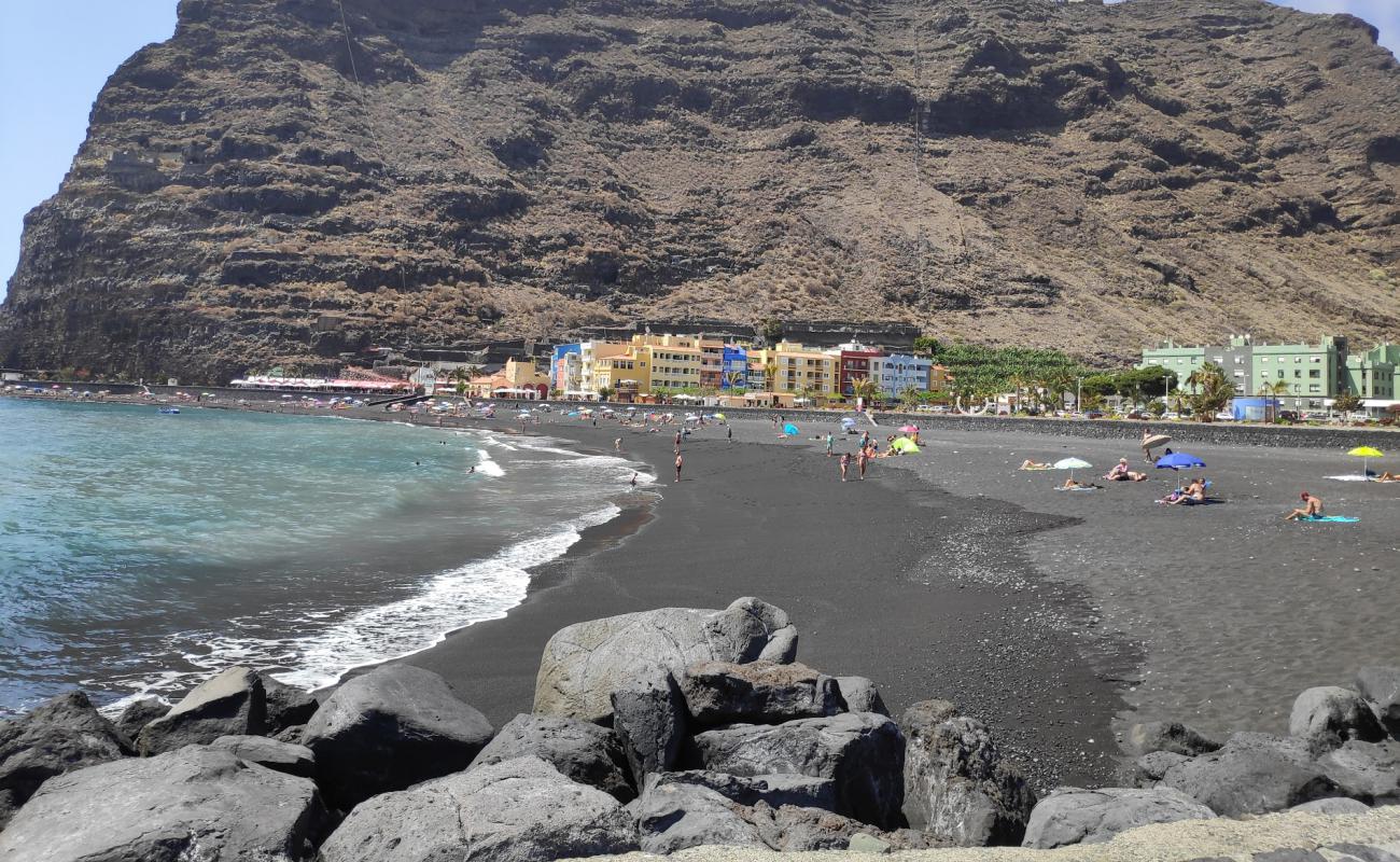 Foto de Puerto de Tazacorte con arena negra superficie