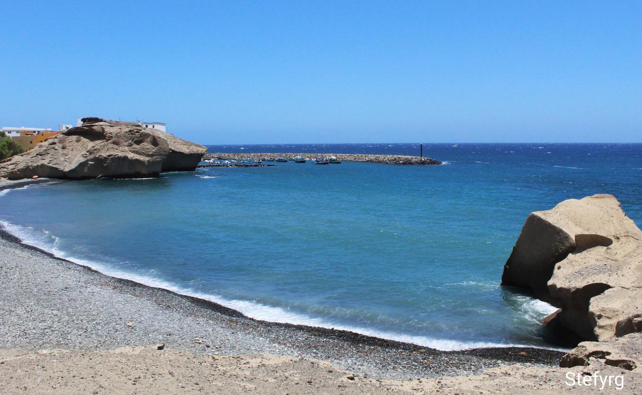 Foto de Playa De Tajao con arena gris y guijarros superficie