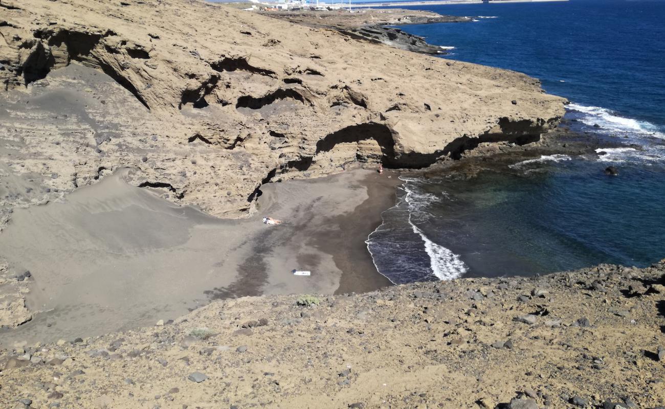 Foto de Playa la Rajita con arena oscura superficie