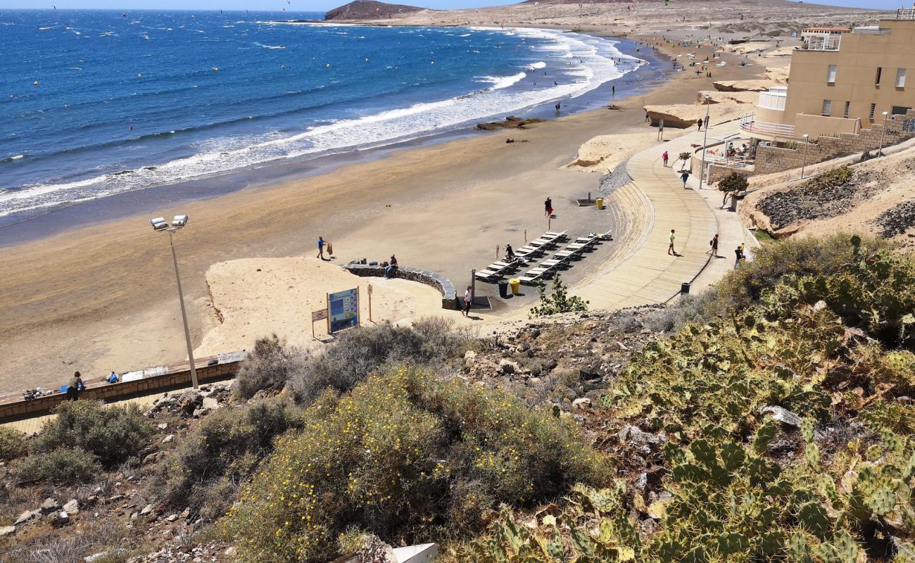 Foto de Playa el médano II con arena oscura superficie