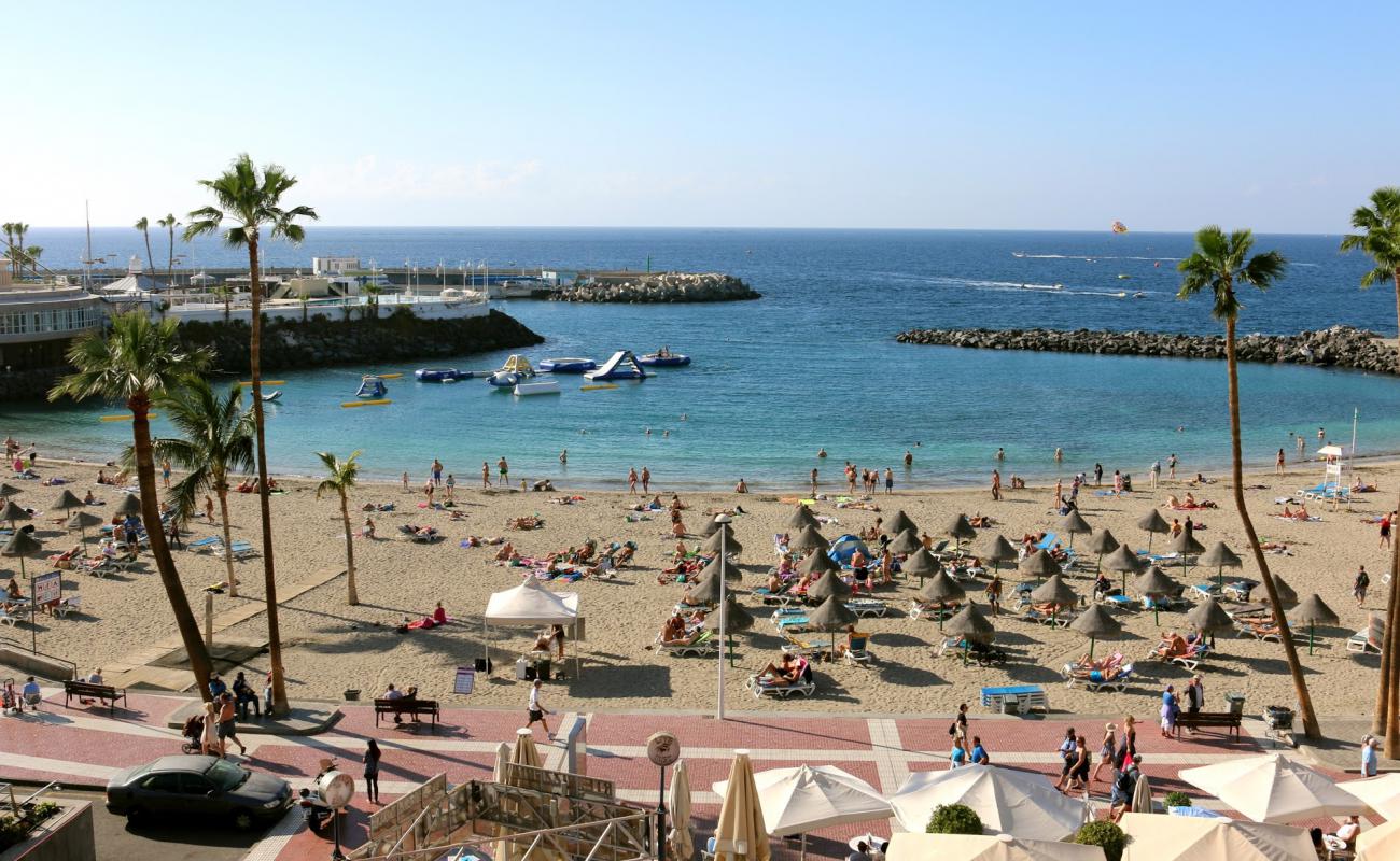 Foto de Playa de la Pinta con brillante arena fina superficie