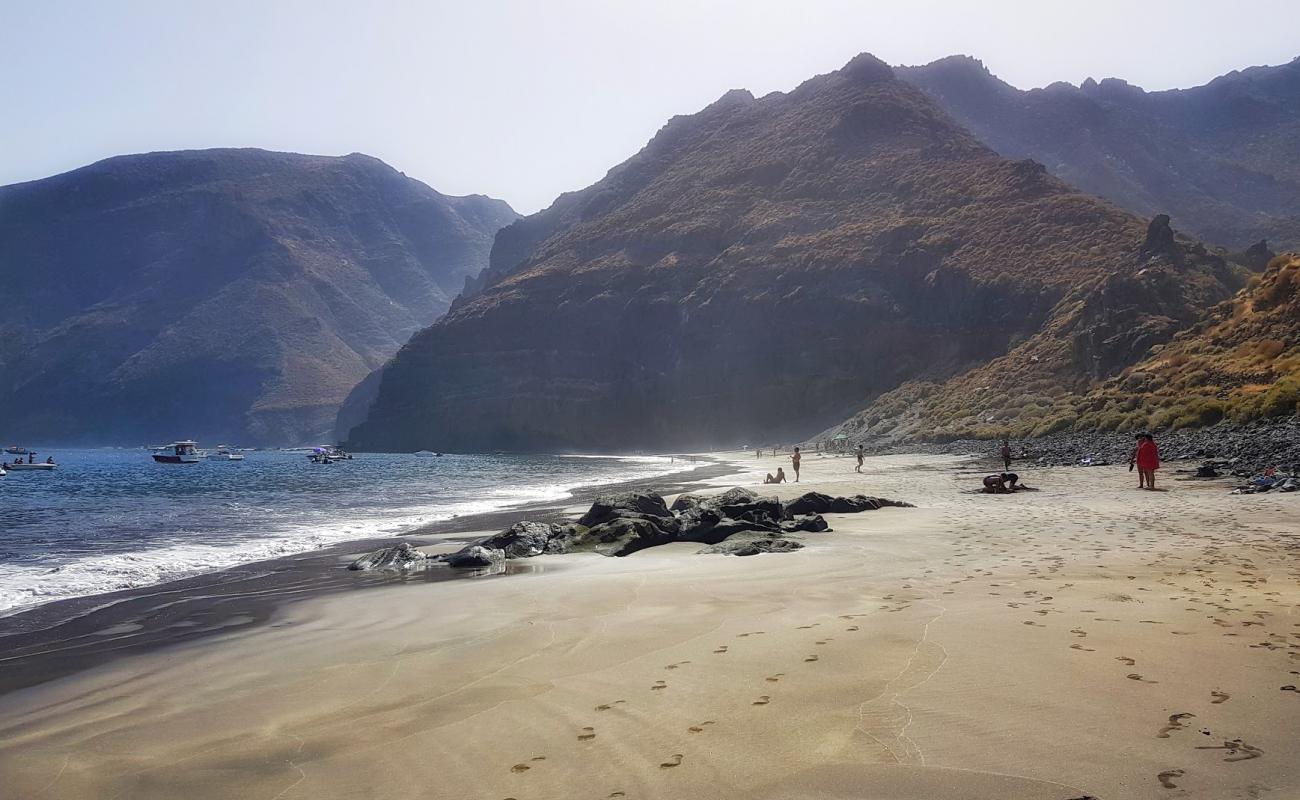 Foto de Playa de Antequera con arena fina gris superficie