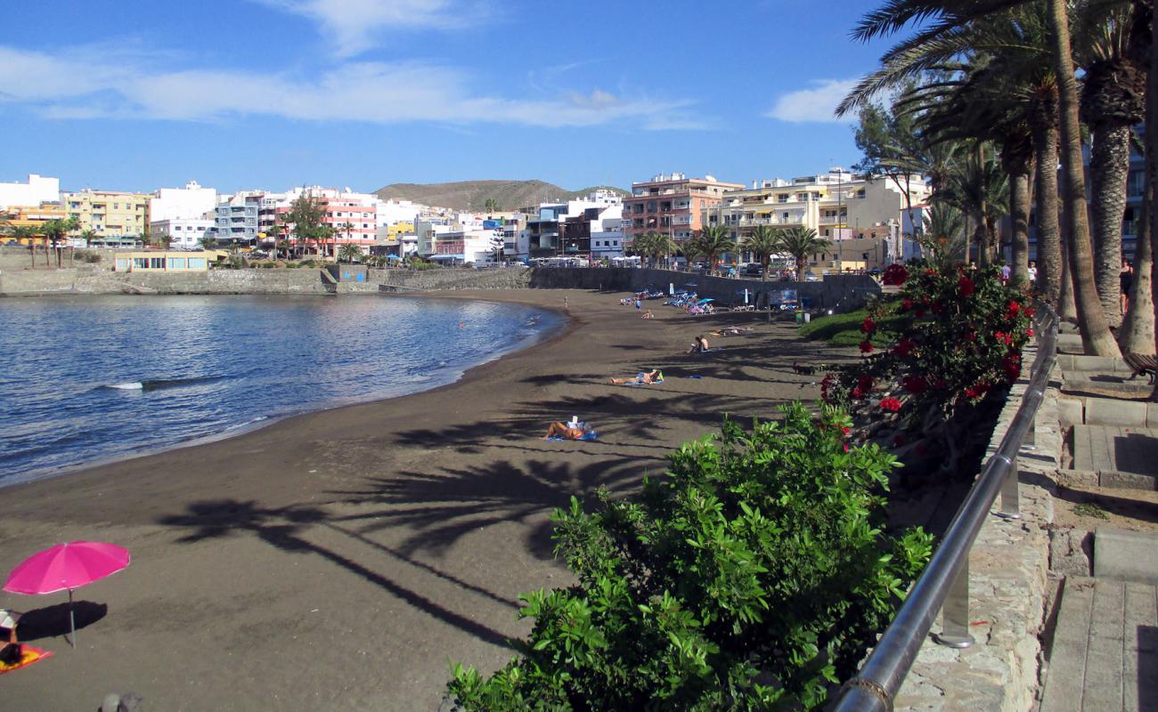 Foto de Playa Las Marañuelas con arena oscura superficie