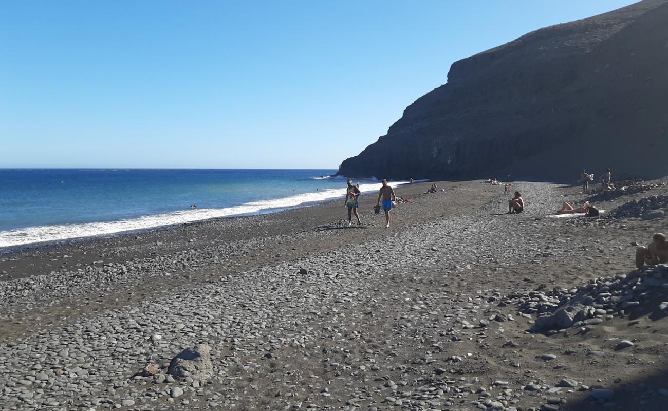 Foto de Playa de la Arena con arena gris y guijarros superficie