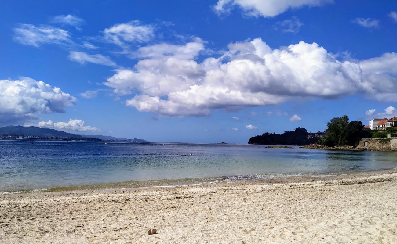 Foto de Praia do Con con arena blanca superficie